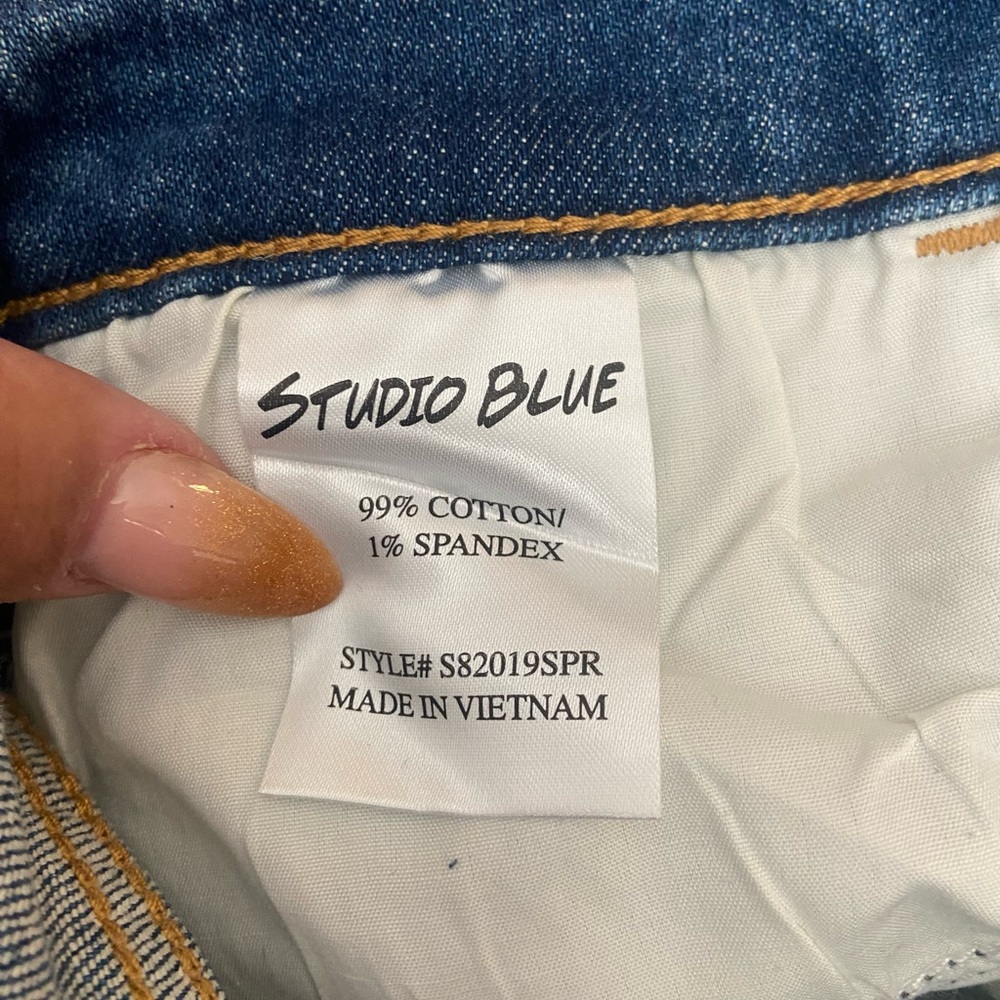 Distressed jeans, Studio Blue (from Stitch Fix), women’s size 30 - Picture 12 of 13